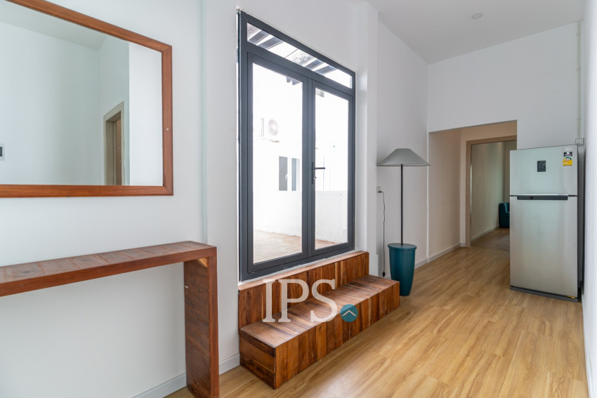 Duplex 5 Bedroom Renovated Apartment For Rent - Tonle Bassac, Phnom Penh
