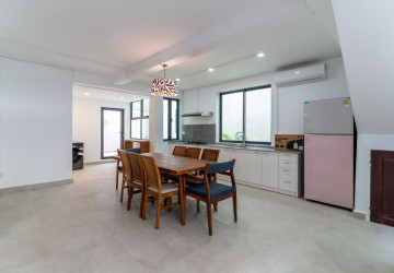 Duplex 5 Bedroom Renovated Apartment For Rent - Tonle Bassac, Phnom Penh thumbnail
