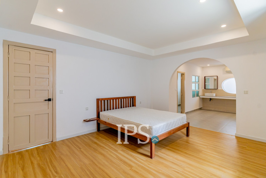 Renovated 3 Bedroom Apartment For Rent - Tonle Bassac, Phnom Penh