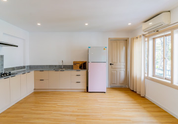 Renovated 3 Bedroom Apartment For Rent - Tonle Bassac, Phnom Penh thumbnail