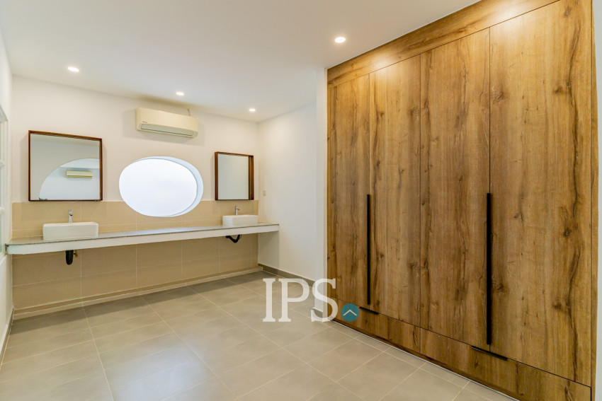 Renovated 3 Bedroom Apartment For Rent - Tonle Bassac, Phnom Penh