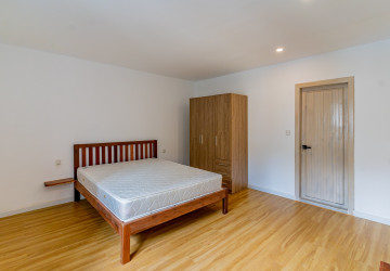 Renovated 3 Bedroom Apartment For Rent - Tonle Bassac, Phnom Penh thumbnail