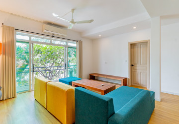 Renovated 3 Bedroom Apartment For Rent - Tonle Bassac, Phnom Penh thumbnail