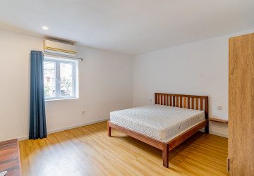 Renovated 3 Bedroom Apartment For Rent - Tonle Bassac, Phnom Penh thumbnail