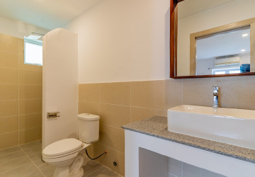Renovated 3 Bedroom Apartment For Rent - Tonle Bassac, Phnom Penh thumbnail