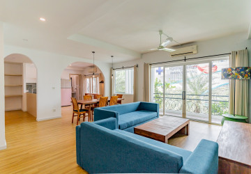 Renovated 3 Bedroom Apartment For Rent - Tonle Bassac, Phnom Penh thumbnail