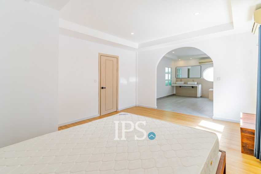 Renovated 3 Bedroom Apartment For Rent - Tonle Bassac, Phnom Penh