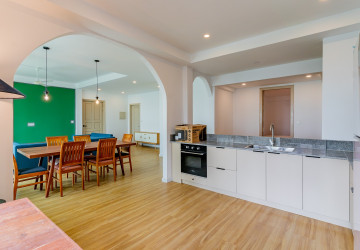 Renovated 3 Bedroom Apartment For Rent - Tonle Bassac, Phnom Penh thumbnail