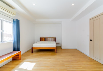 Renovated 3 Bedroom Apartment For Rent - Tonle Bassac, Phnom Penh thumbnail