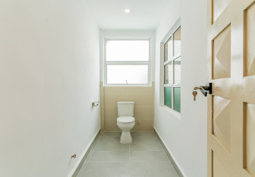 Renovated 3 Bedroom Apartment For Rent - Tonle Bassac, Phnom Penh thumbnail