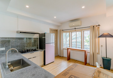 Renovated 3 Bedroom Apartment For Rent - Tonle Bassac, Phnom Penh thumbnail