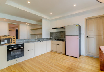 Renovated 3 Bedroom Apartment For Rent - Tonle Bassac, Phnom Penh thumbnail