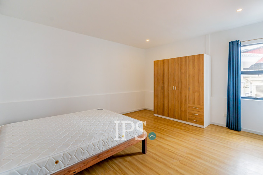 Renovated 3 Bedroom Apartment For Rent - Tonle Bassac, Phnom Penh