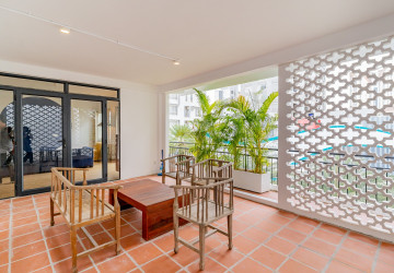 Renovated 3 Bedroom Apartment For Rent - Tonle Bassac, Phnom Penh thumbnail