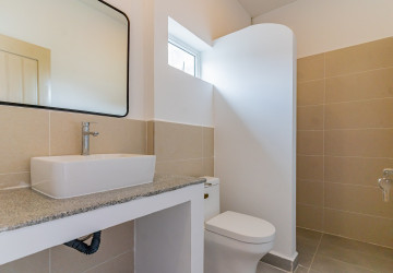 Renovated 3 Bedroom Apartment For Rent - Tonle Bassac, Phnom Penh thumbnail