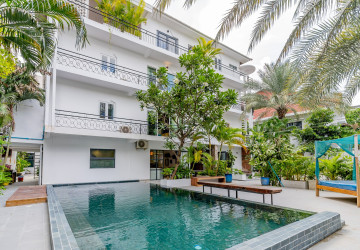 Renovated 3 Bedroom Apartment For Rent - Tonle Bassac, Phnom Penh thumbnail