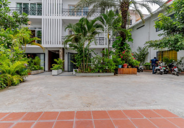 Renovated 3 Bedroom Apartment For Rent - Tonle Bassac, Phnom Penh thumbnail