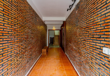 Renovated 3 Bedroom Apartment For Rent - Tonle Bassac, Phnom Penh thumbnail