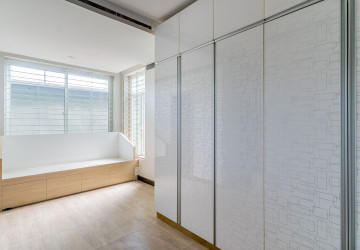 168 Sqm Shophouse For Rent - Tonle Bassac, Phnom Penh thumbnail