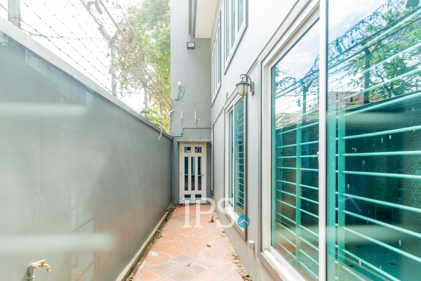 168 Sqm Shophouse For Rent - Tonle Bassac, Phnom Penh