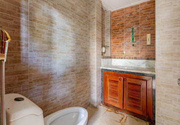 168 Sqm Shophouse For Rent - Tonle Bassac, Phnom Penh thumbnail