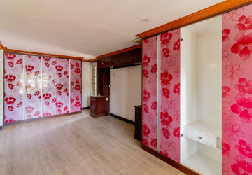 168 Sqm Shophouse For Rent - Tonle Bassac, Phnom Penh thumbnail