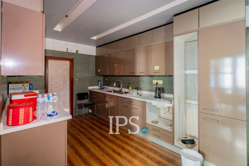 168 Sqm Shophouse For Rent - Tonle Bassac, Phnom Penh
