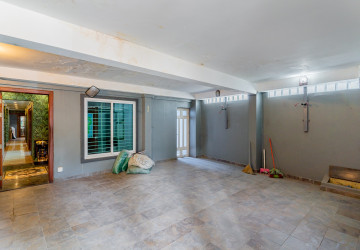 168 Sqm Shophouse For Rent - Tonle Bassac, Phnom Penh thumbnail
