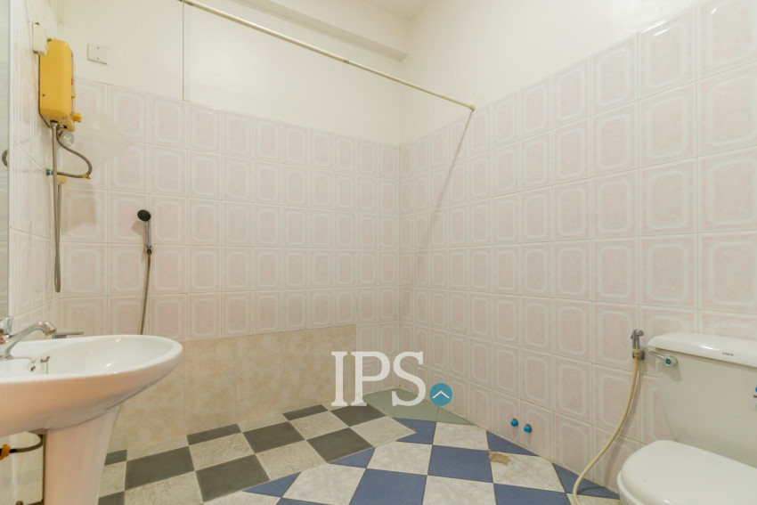 7 Bedroom Commercial Villa For Rent - BKK1, Phnom Penh