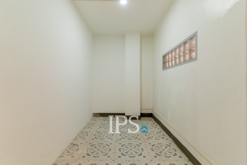 7 Bedroom Commercial Villa For Rent - BKK1, Phnom Penh