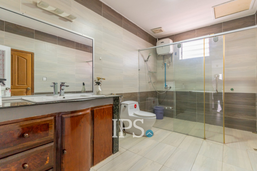 7 Bedroom Commercial Villa For Rent - BKK1, Phnom Penh