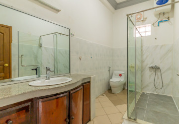 7 Bedroom Commercial Villa For Rent - BKK1, Phnom Penh thumbnail