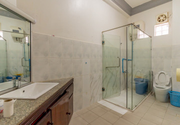7 Bedroom Commercial Villa For Rent - BKK1, Phnom Penh thumbnail
