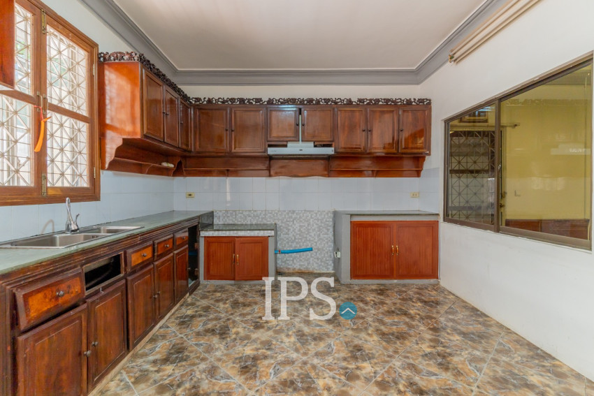 7 Bedroom Commercial Villa For Rent - BKK1, Phnom Penh