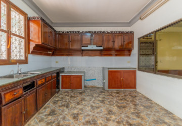 7 Bedroom Commercial Villa For Rent - BKK1, Phnom Penh thumbnail