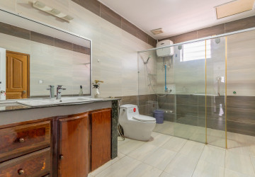 7 Bedroom Commercial Villa For Rent - BKK1, Phnom Penh thumbnail