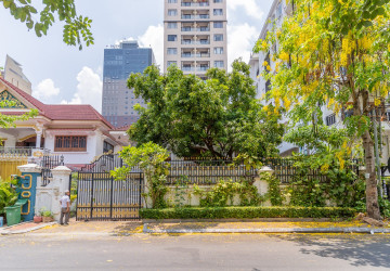 7 Bedroom Commercial Villa For Rent - BKK1, Phnom Penh thumbnail