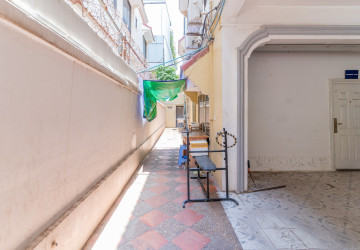 7 Bedroom Commercial Villa For Rent - BKK1, Phnom Penh thumbnail