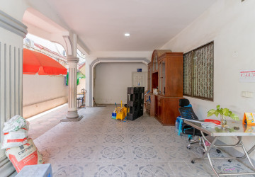 7 Bedroom Commercial Villa For Rent - BKK1, Phnom Penh thumbnail
