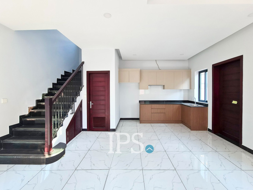 3 Bedroom Villa For Sale - Borey Tourism, Kandaek, Prasat Bakong, Siem Reap