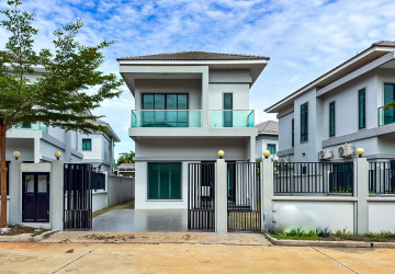 3 Bedroom Villa For Sale - Borey Tourism, Kandaek, Prasat Bakong, Siem Reap thumbnail