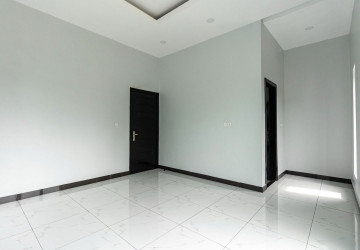 3 Bedroom Villa For Sale - Borey Tourism, Kandaek, Prasat Bakong, Siem Reap thumbnail