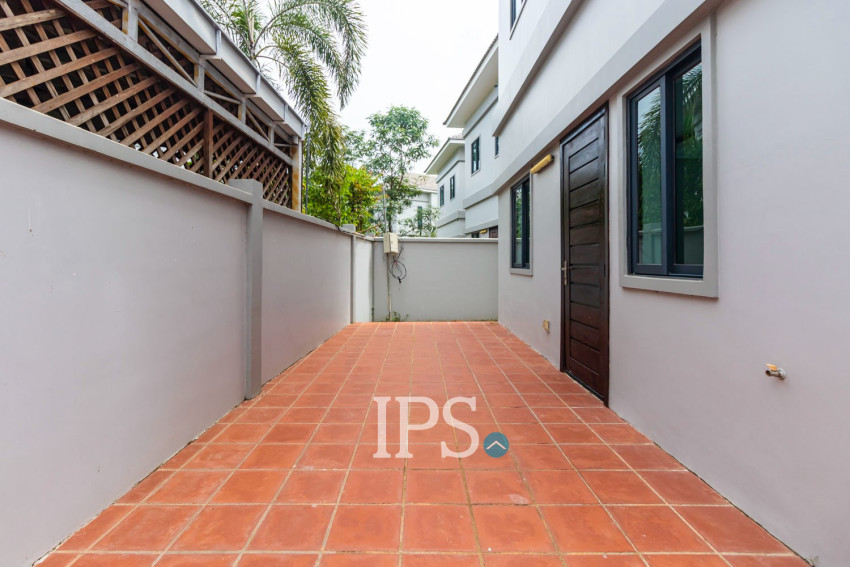3 Bedroom Villa For Sale - Borey Tourism, Kandaek, Prasat Bakong, Siem Reap