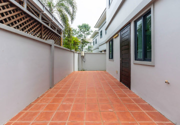3 Bedroom Villa For Sale - Borey Tourism, Kandaek, Prasat Bakong, Siem Reap thumbnail