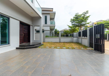 3 Bedroom Villa For Sale - Borey Tourism, Kandaek, Prasat Bakong, Siem Reap thumbnail