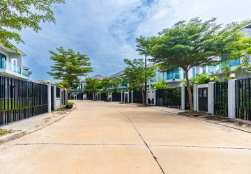 3 Bedroom Villa For Sale - Borey Tourism, Kandaek, Prasat Bakong, Siem Reap thumbnail
