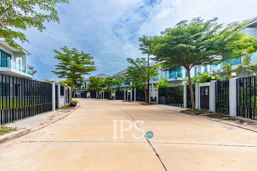 3 Bedroom Villa For Sale - Borey Tourism, Kandaek, Prasat Bakong, Siem Reap