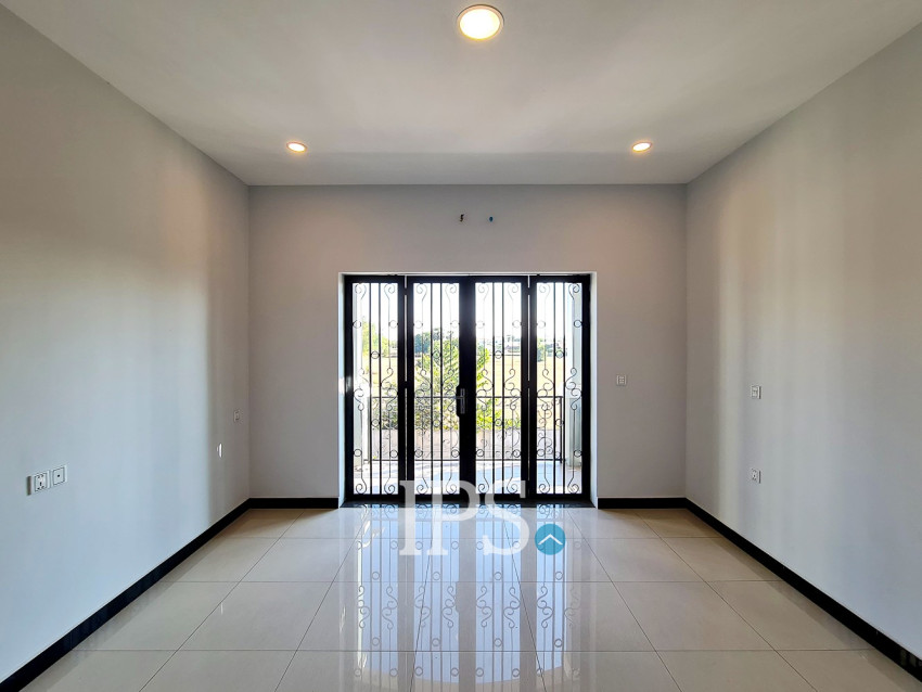 2 Bedroom Shophouse For Sale - Borey Tourism, Kandaek, Prasat Bakong, Siem Reap