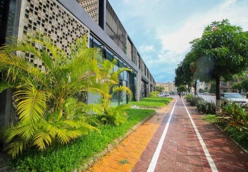 179 Sqm Retail Space For Rent - Tonle Bassac, Phnom Penh thumbnail