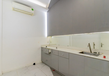 179 Sqm Retail Space For Rent - Tonle Bassac, Phnom Penh thumbnail